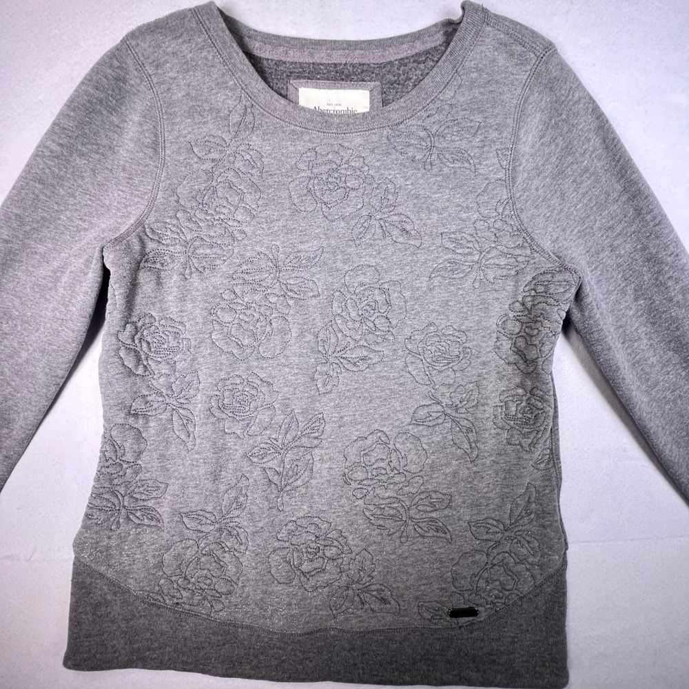 Abercrombie & Fitch Gray Embroidered Floral Rose Sweatshirt Crewneck Large